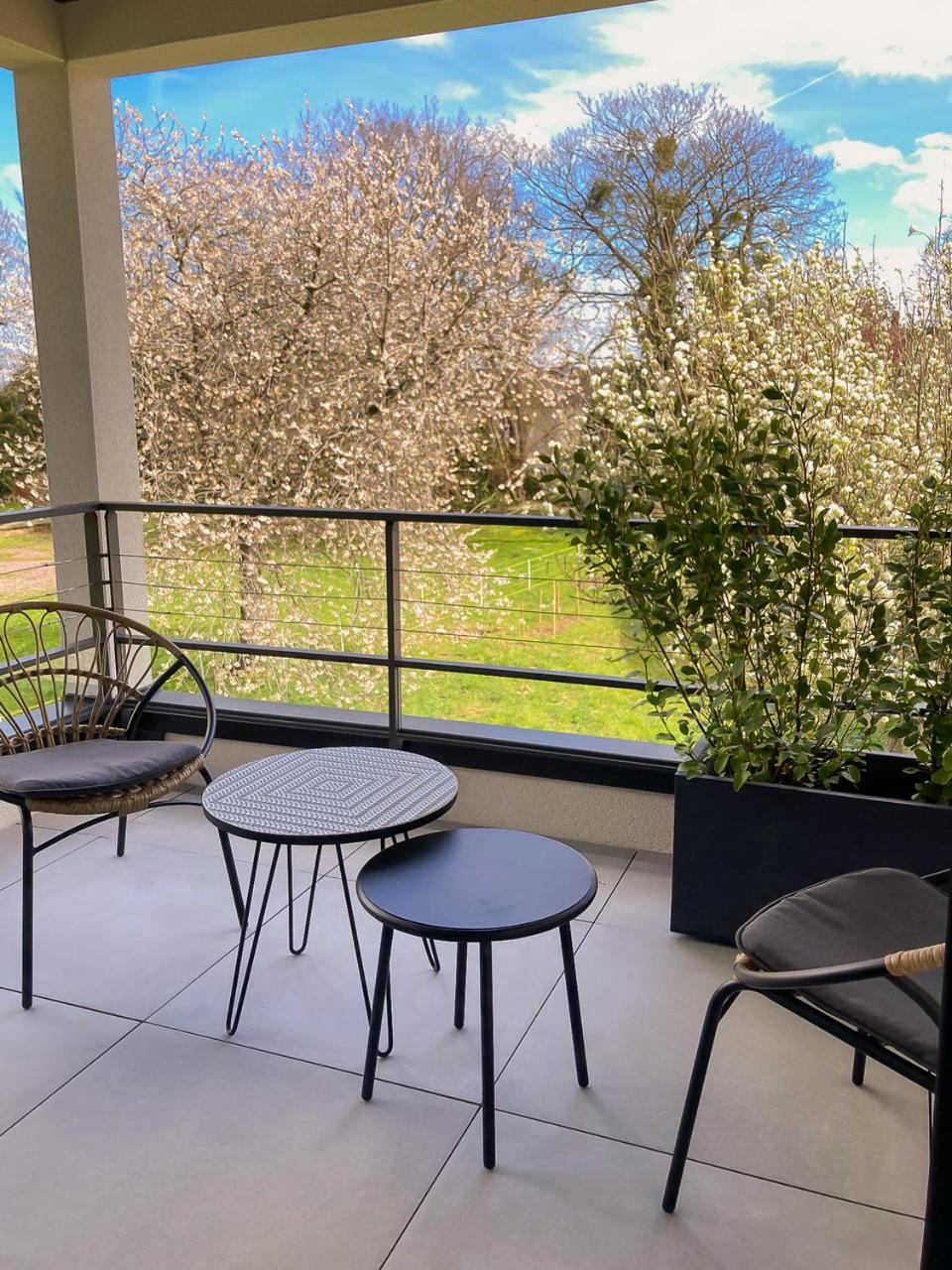 Appartements Guesthouse1 Et Guesthouse2 Sword Beach Colleville-Montgomery Экстерьер фото