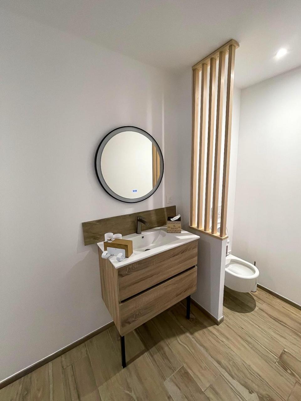 Appartements Guesthouse1 Et Guesthouse2 Sword Beach Colleville-Montgomery Экстерьер фото